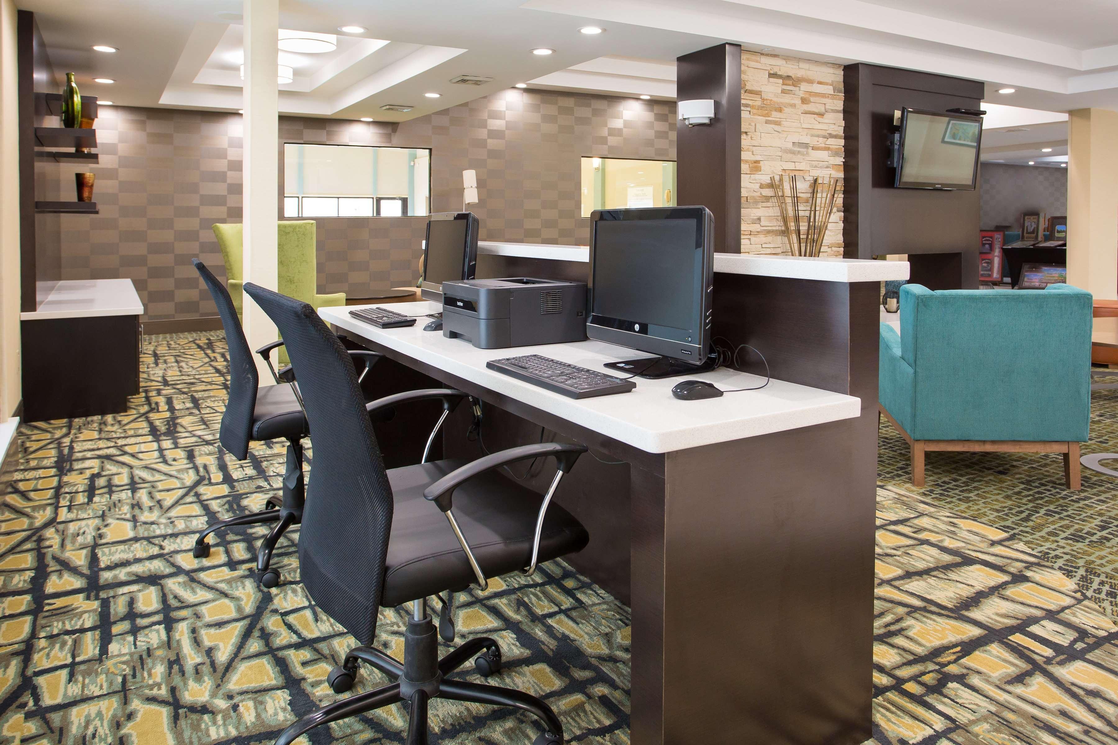 Best Western Plus New Englander Уоберн Экстерьер фото