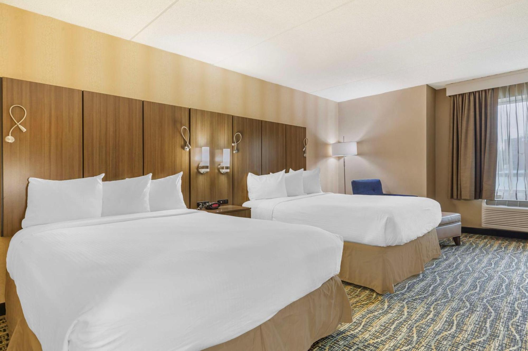 Best Western Plus New Englander Уоберн Экстерьер фото