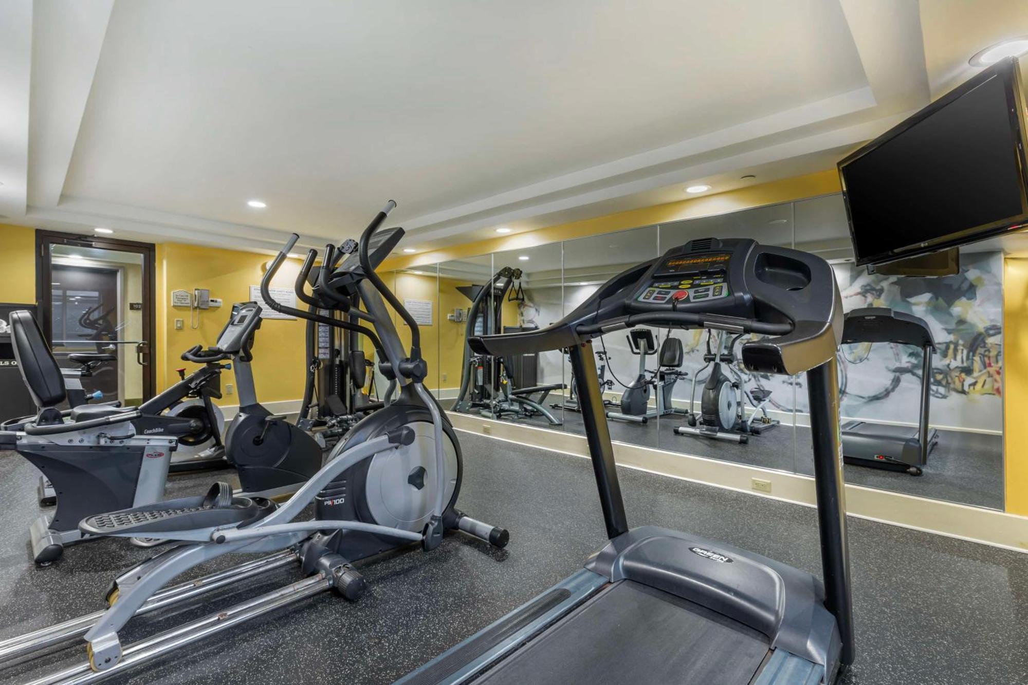 Best Western Plus New Englander Уоберн Экстерьер фото