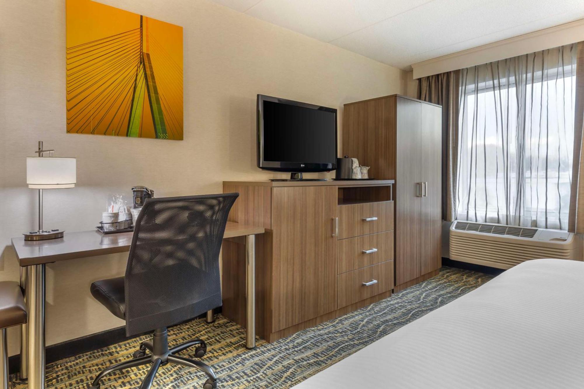 Best Western Plus New Englander Уоберн Экстерьер фото