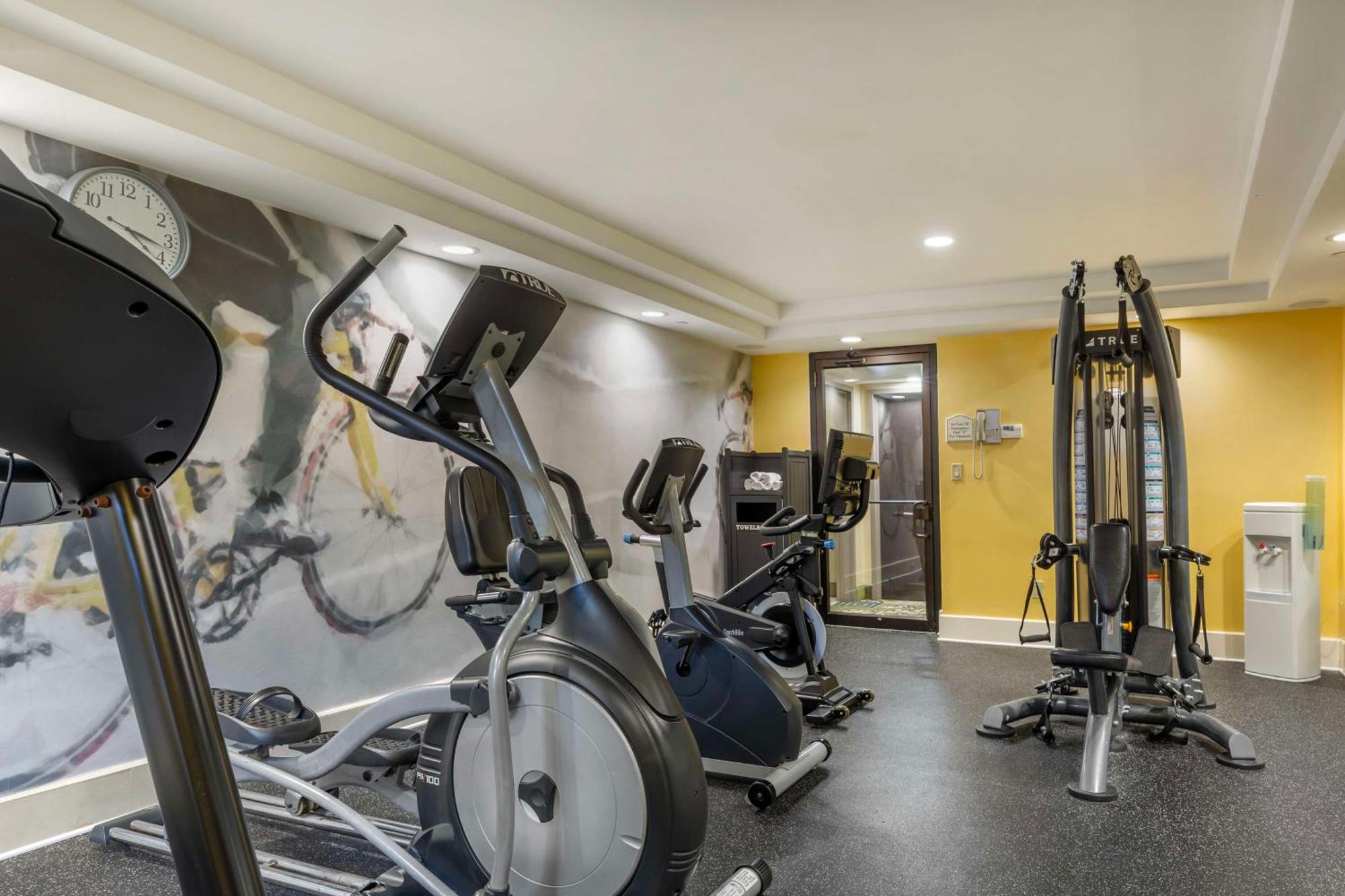 Best Western Plus New Englander Уоберн Экстерьер фото