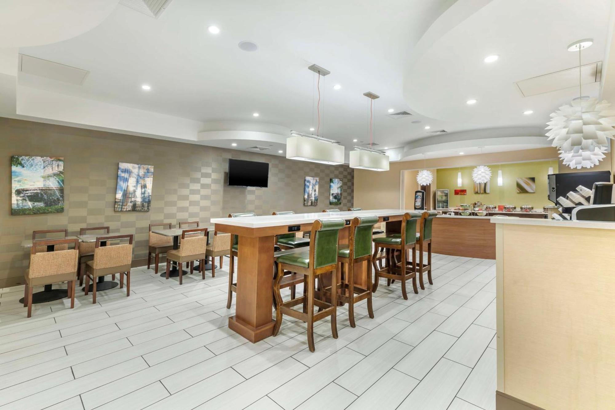 Best Western Plus New Englander Уоберн Экстерьер фото